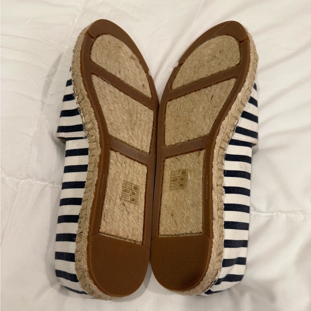 J. Crew Striped Espadrilles Flats Pull On White Blue Size 10 Coastal summer - Picture 5 of 9